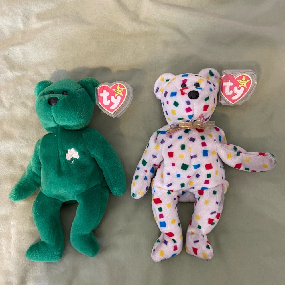 Bundle of 2 Beanie Babies: Shamrock and Confetti Bears